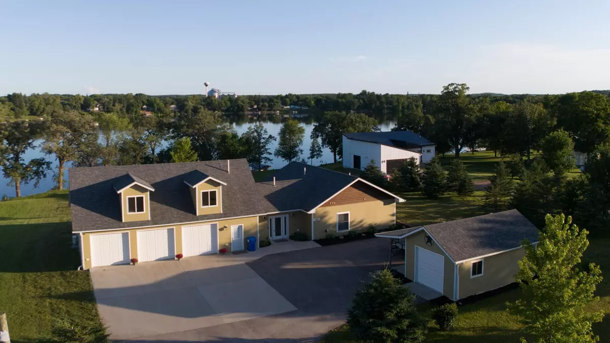 Underwood, MN 56586,163 N Shore DR