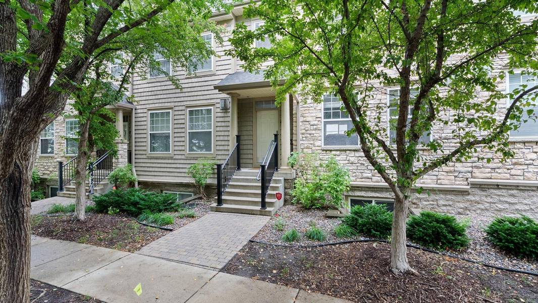 11333 Stratton AVE, Eden Prairie, MN 55344