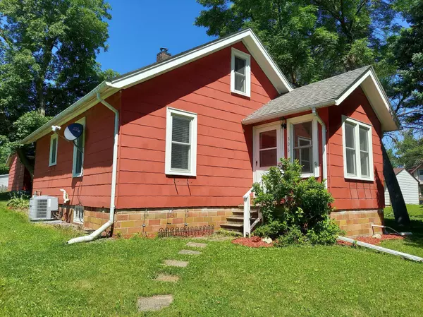 Montgomery, MN 56069,306 3rd ST SE