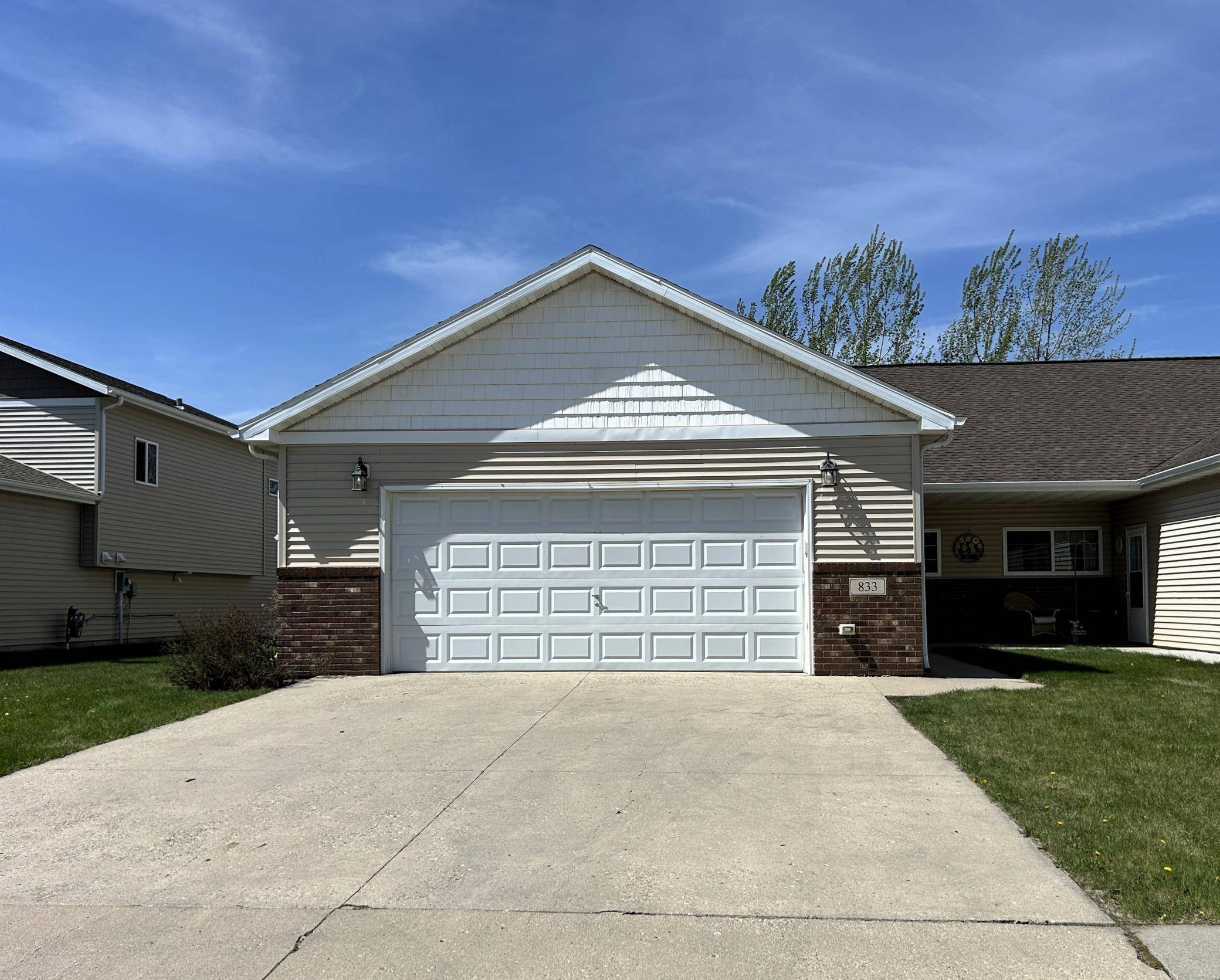Moorhead, MN 56560,833 35th ST S