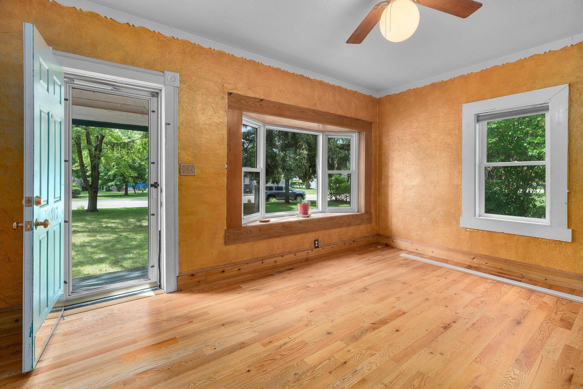 Champlin, MN 55316,317 Garfield AVE