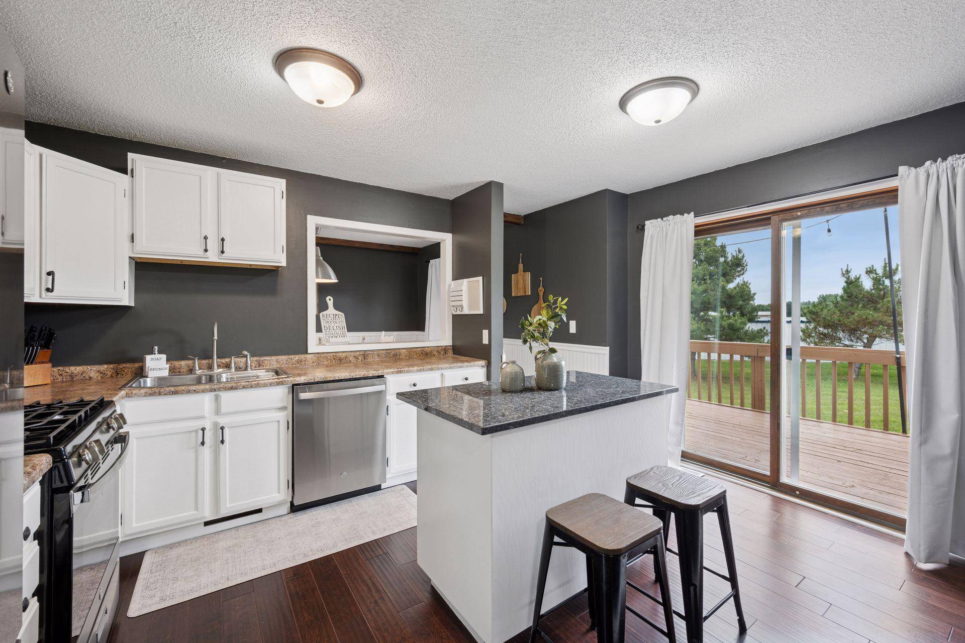 Annandale, MN 55302,420 Pleasant Crest CIR