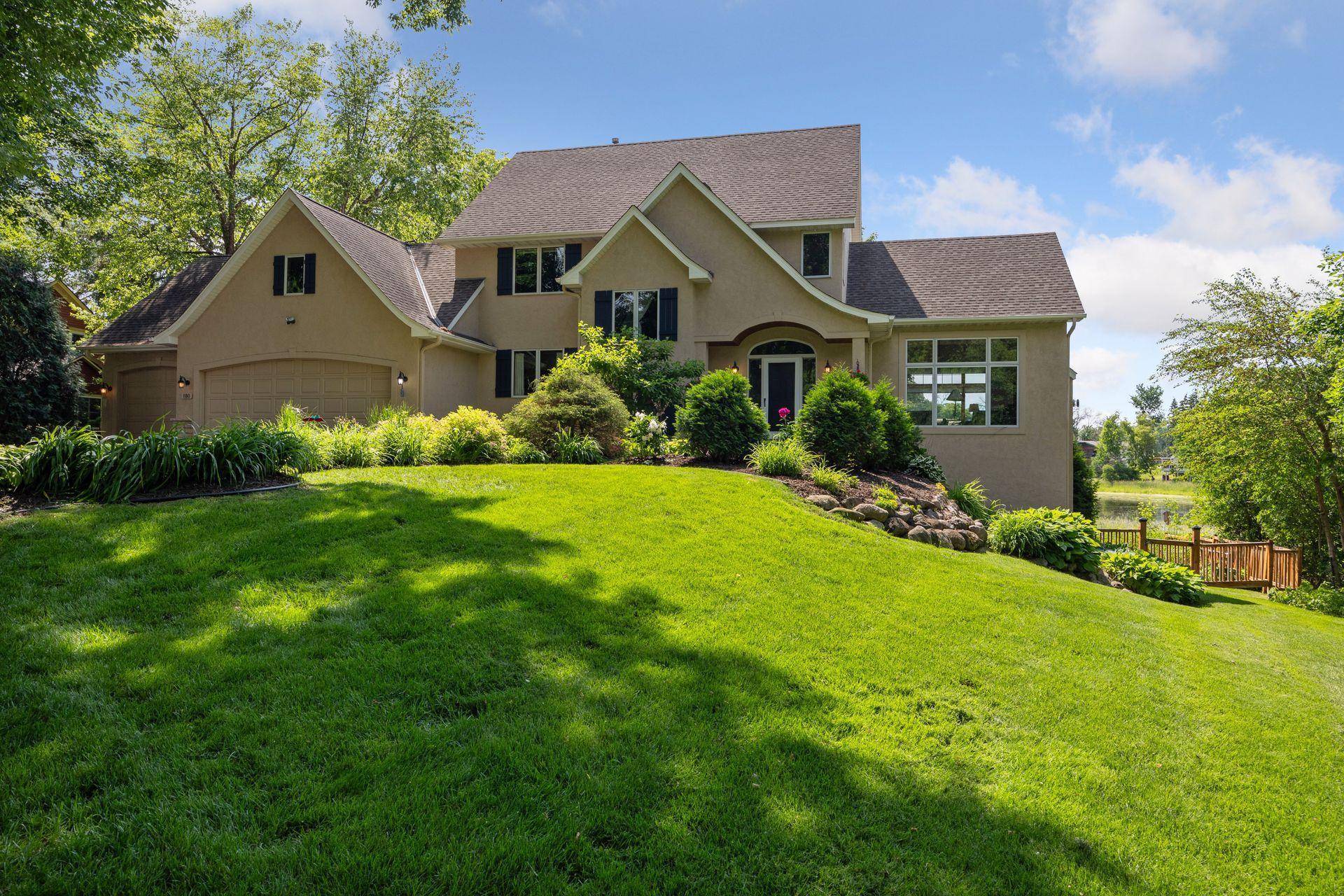 180 Ranchview LN S, Minnetonka, MN 55391