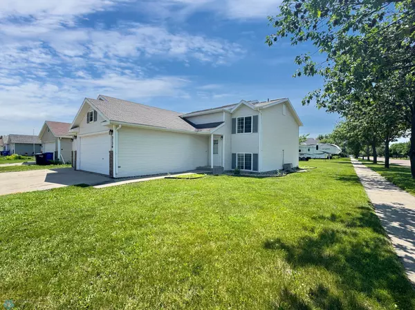Fargo, ND 58104,3134 35 1/2 AVE S