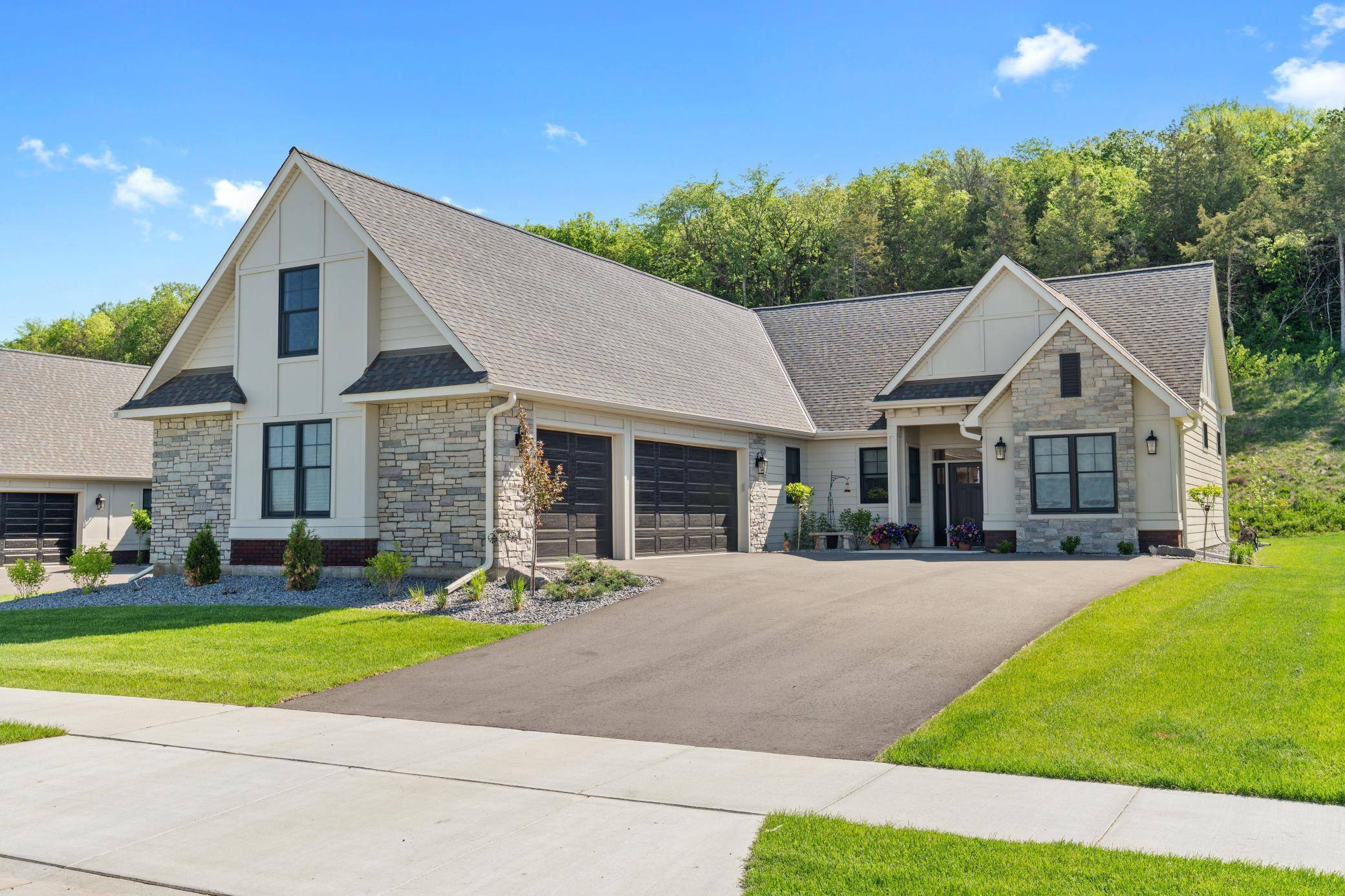 Hudson, WI 54016,2436 Simply Living LN