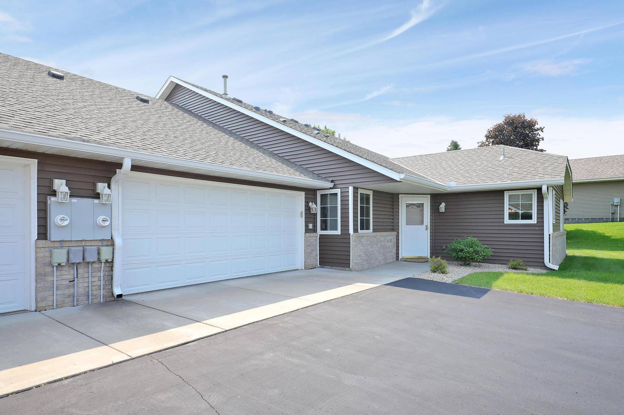 Brooklyn Park, MN 55443,6105 Creekview LN N