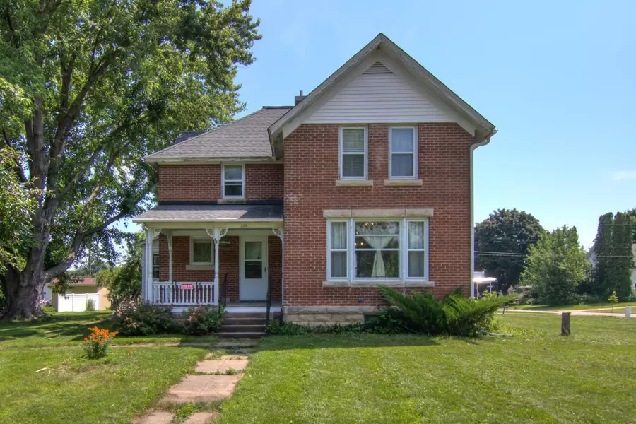 735 Broadway AVE, Wabasha, MN 55981