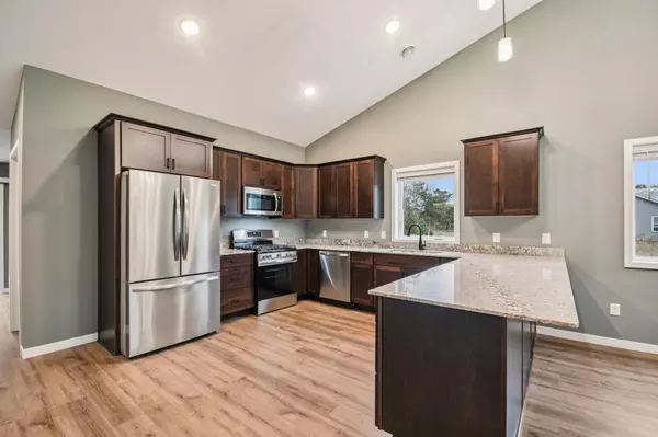 917 Gable ST, Taylors Falls, MN 55084