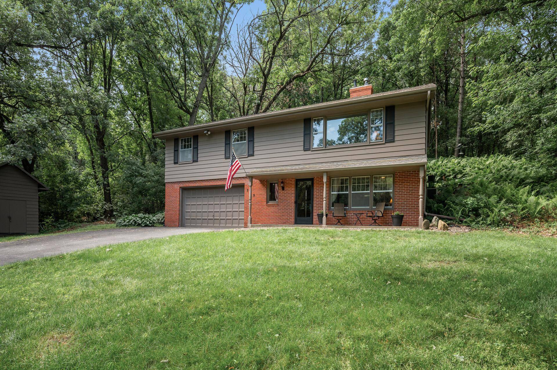 109 Cimarron CT, Apple Valley, MN 55124