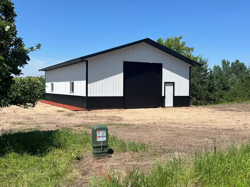 18260 Norway Woods CIR, New London Twp, MN 56273