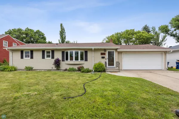 1512 10th AVE S, Moorhead, MN 56560
