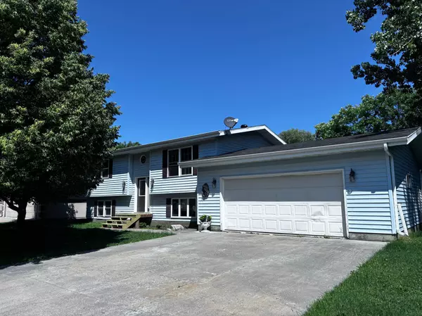International Falls, MN 56649,1607 13th AVE W