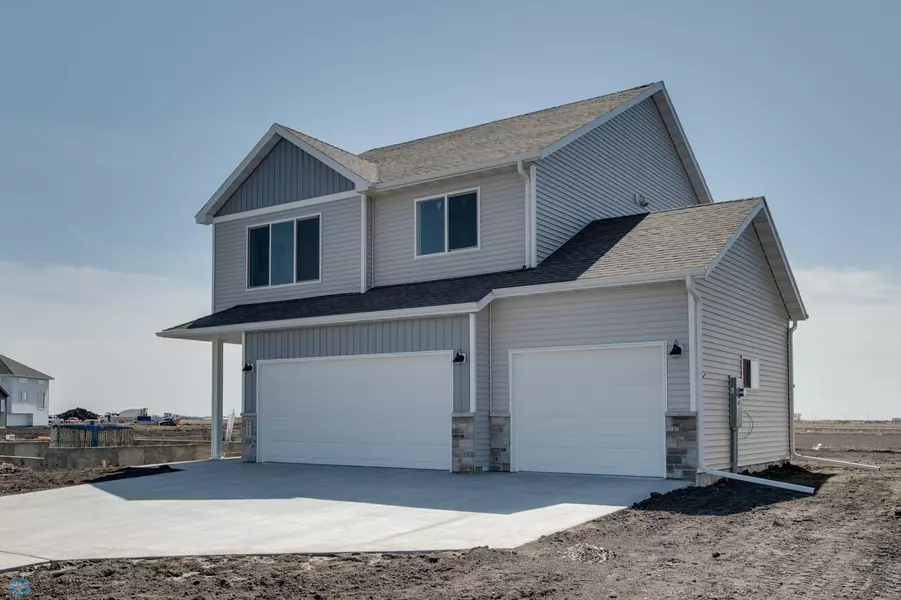 6637 Belding DR S, Fargo, ND 58104