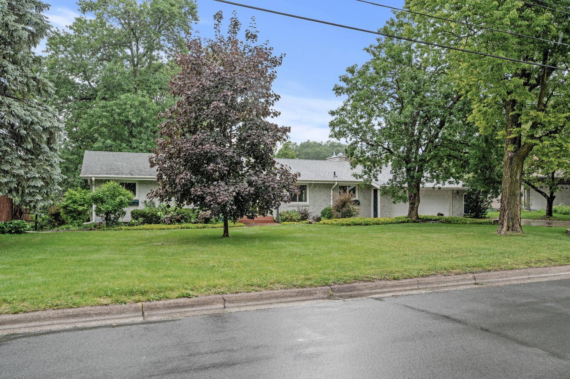 Bloomington, MN 55431,9516 Russell AVE S