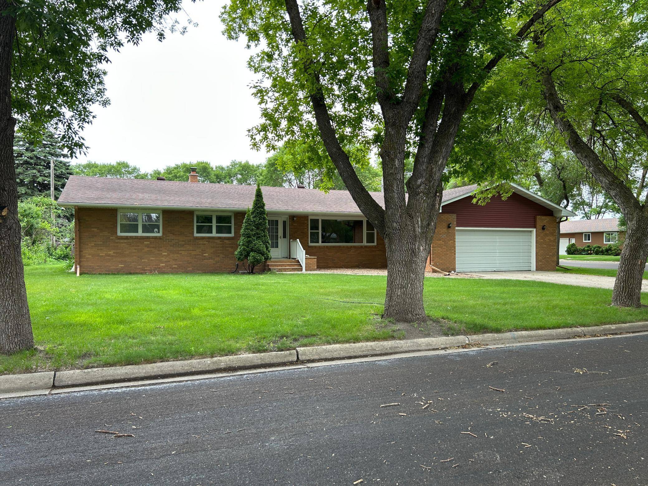 Barnesville, MN 56514,402 6th ST NE