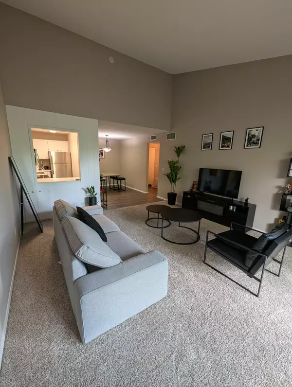 4120 Parklawn AVE #319, Edina, MN 55435