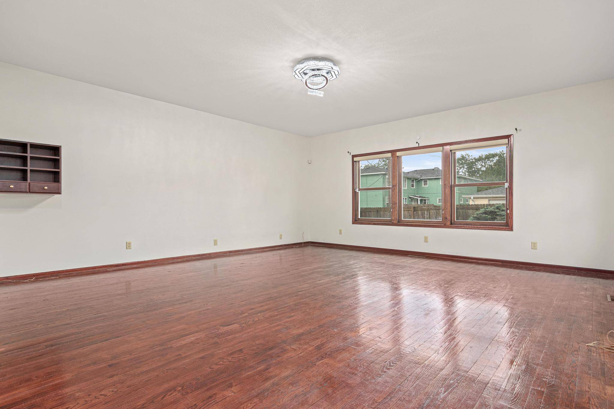Saint Paul, MN 55103,338 Aurora AVE