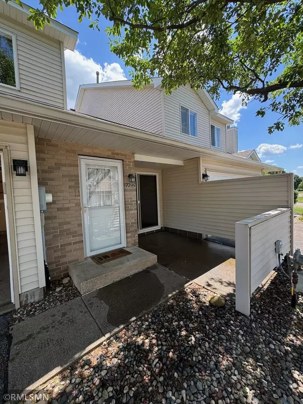 7795 Hemingway AVE S, Cottage Grove, MN 55016