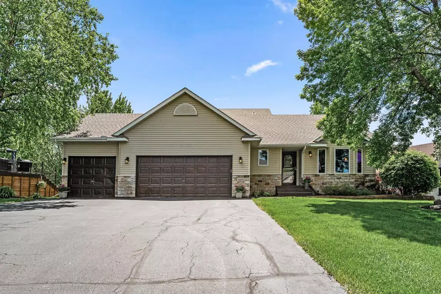 11847 N Meadow Curve, Lindstrom, MN 55045