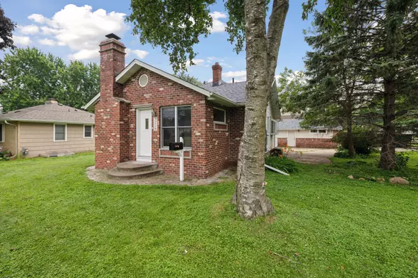 3219 W 60th ST, Edina, MN 55410