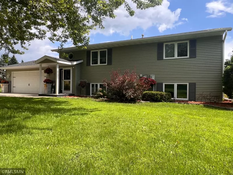 4681 Country SHRS SW, Alexandria, MN 56308