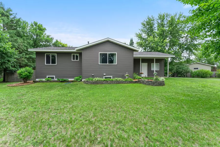 6071 Red Fox RUN, North Branch, MN 55056