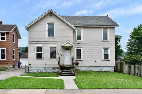 159 E King ST, Winona, MN 55987