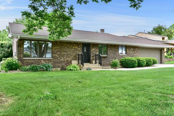 63 Debi Lei DR, Winona, MN 55987