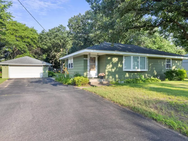 11827 Douglas DR N, Champlin, MN 55316