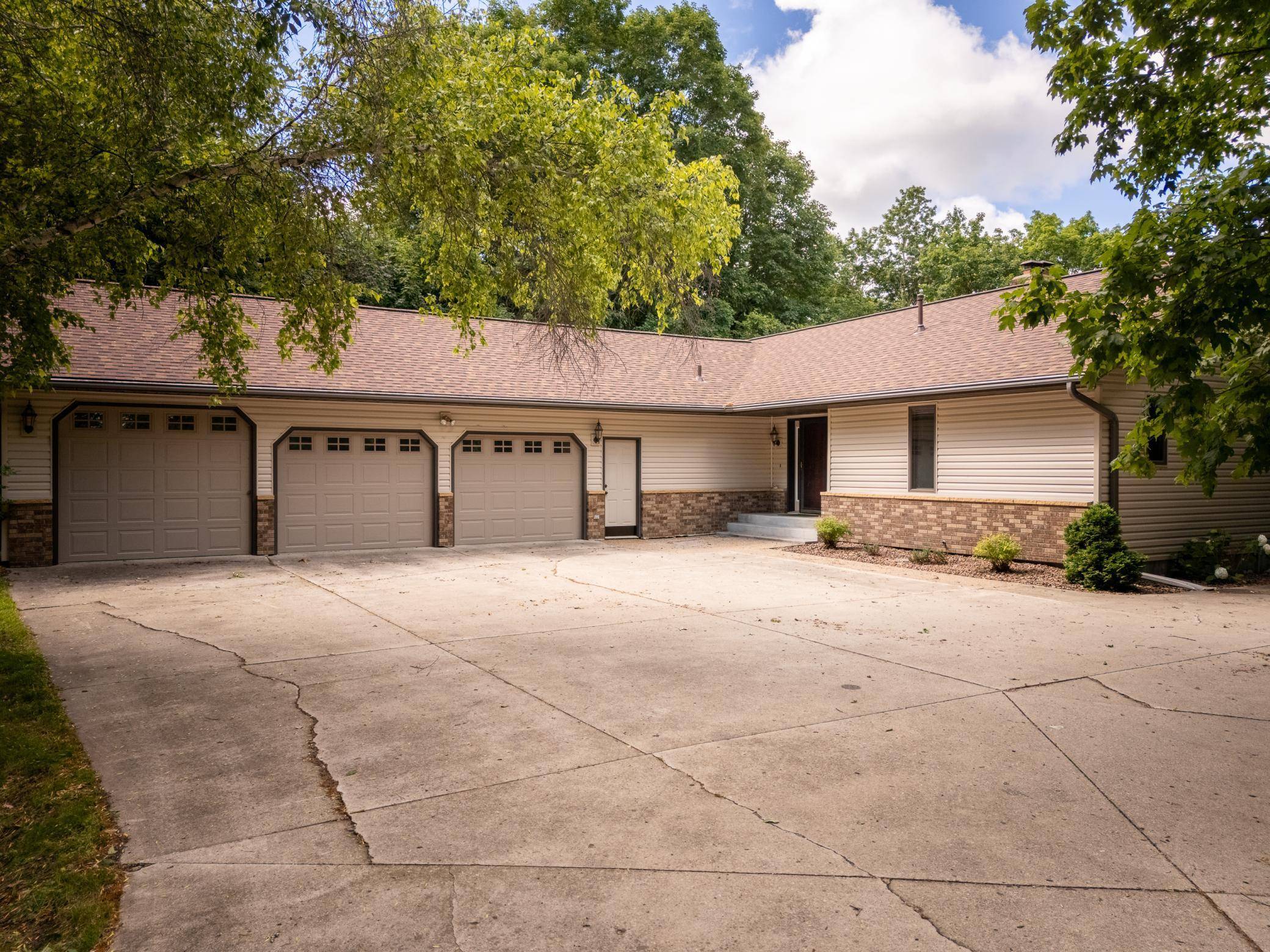 1634 Golden DR SW, Alexandria, MN 56308
