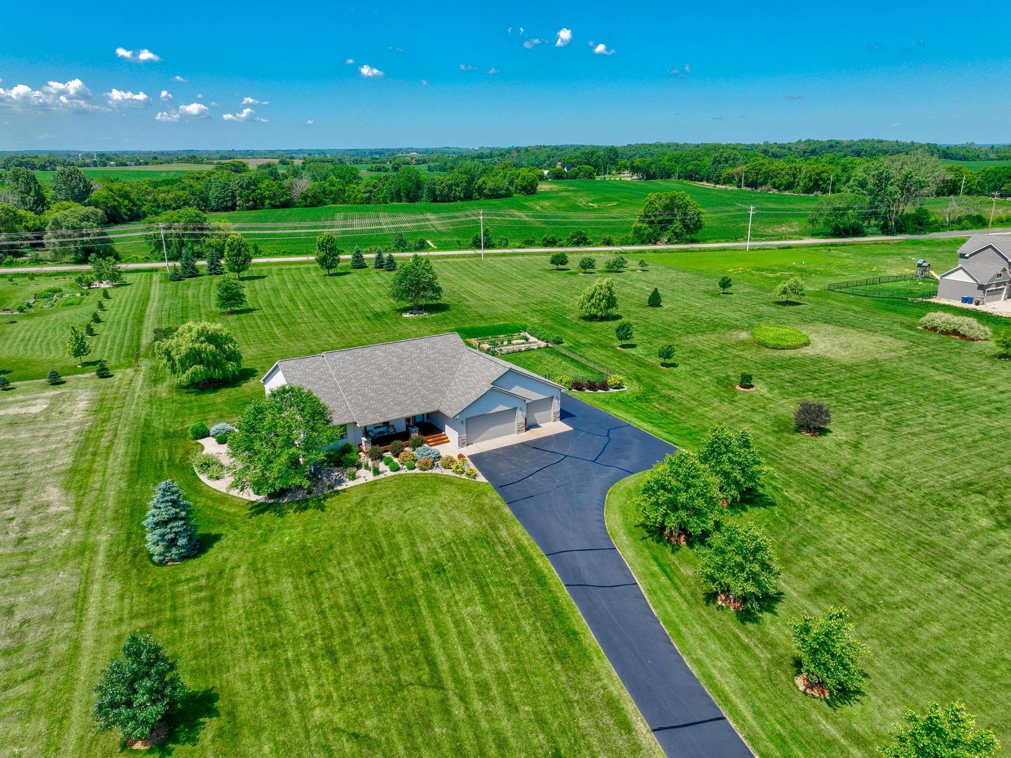 1532 96th ST, New Richmond, WI 54017