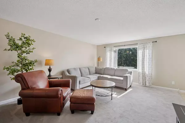 Maple Grove, MN 55369,6520 Nathan LN N