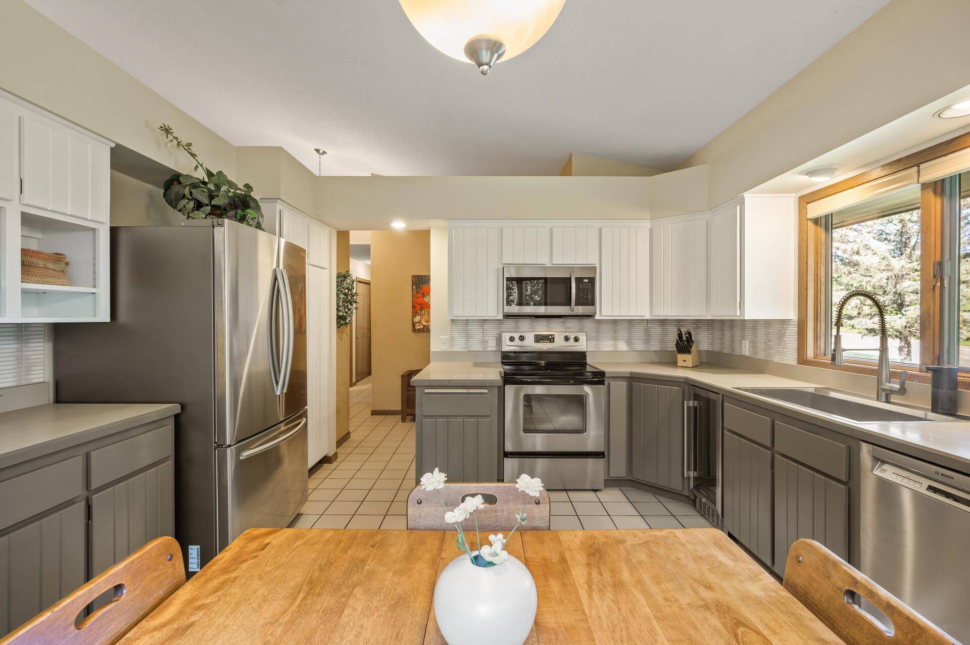 Minnetonka, MN 55343,11409 Bren RD