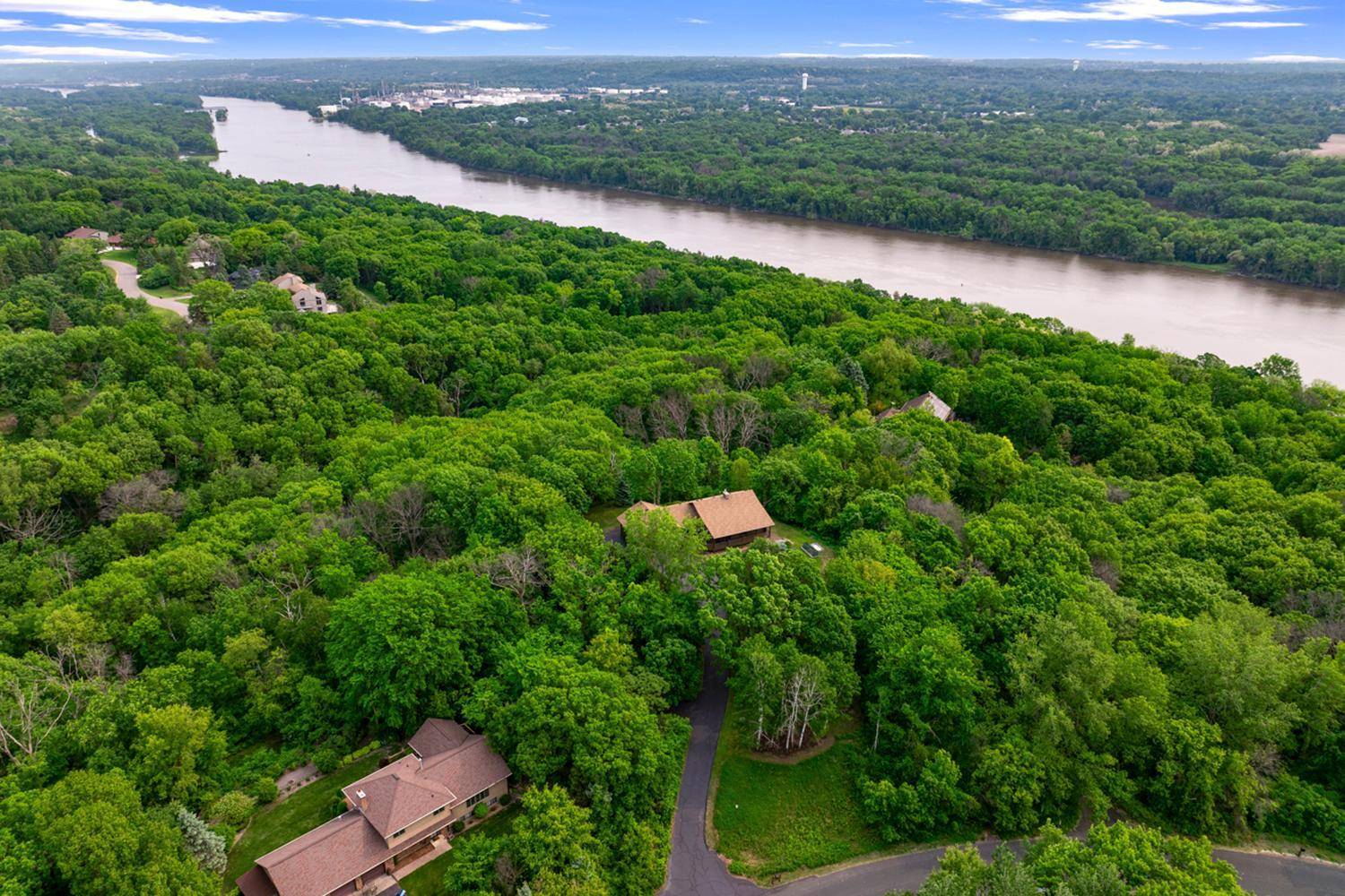 Inver Grove Heights, MN 55076,8765 River Heights WAY