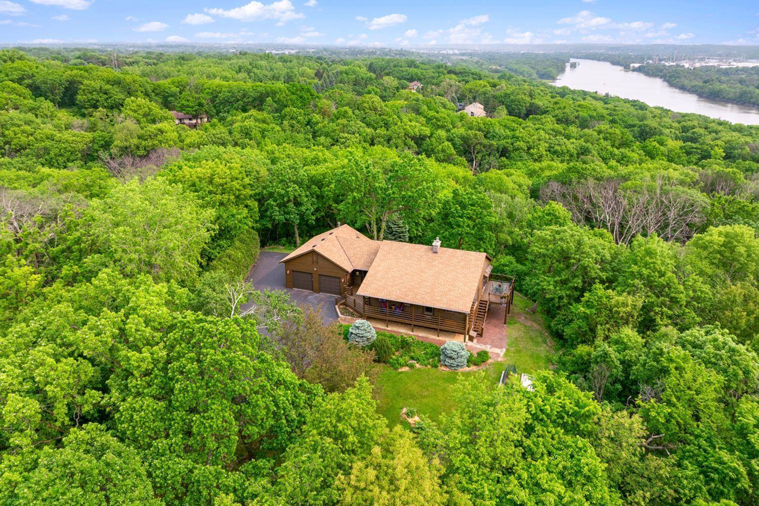 Inver Grove Heights, MN 55076,8765 River Heights WAY