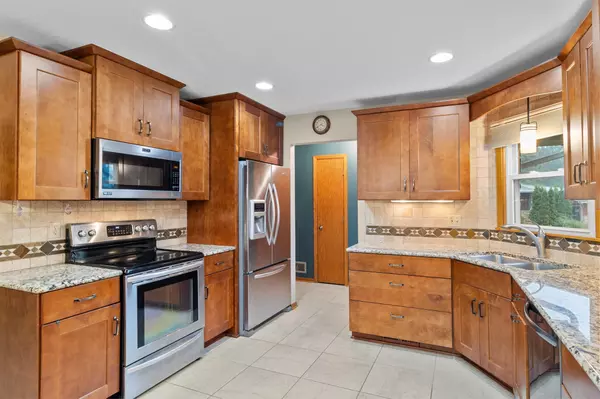 Maplewood, MN 55109,2927 Howard ST N