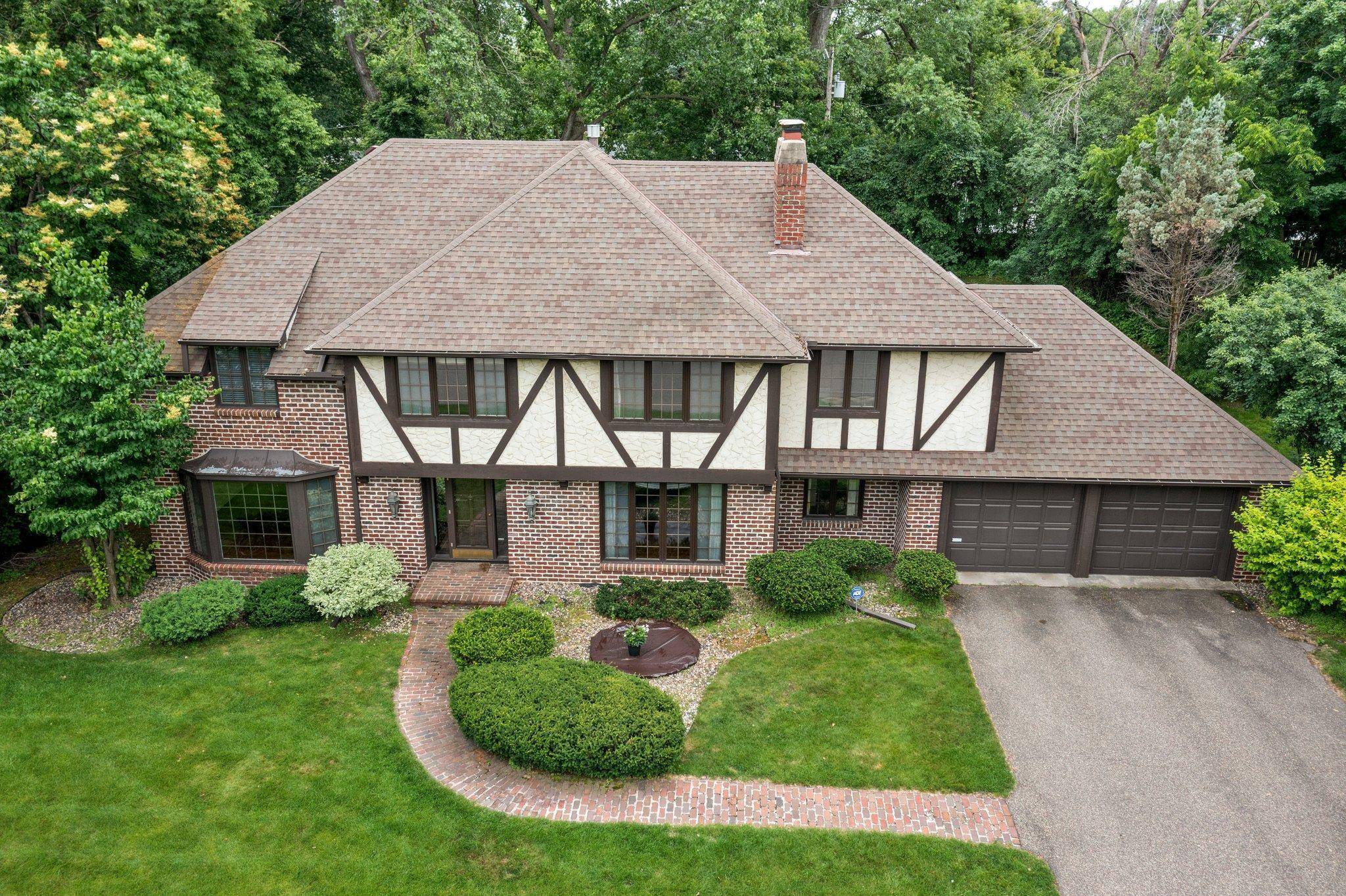 6705 Apache RD, Edina, MN 55439