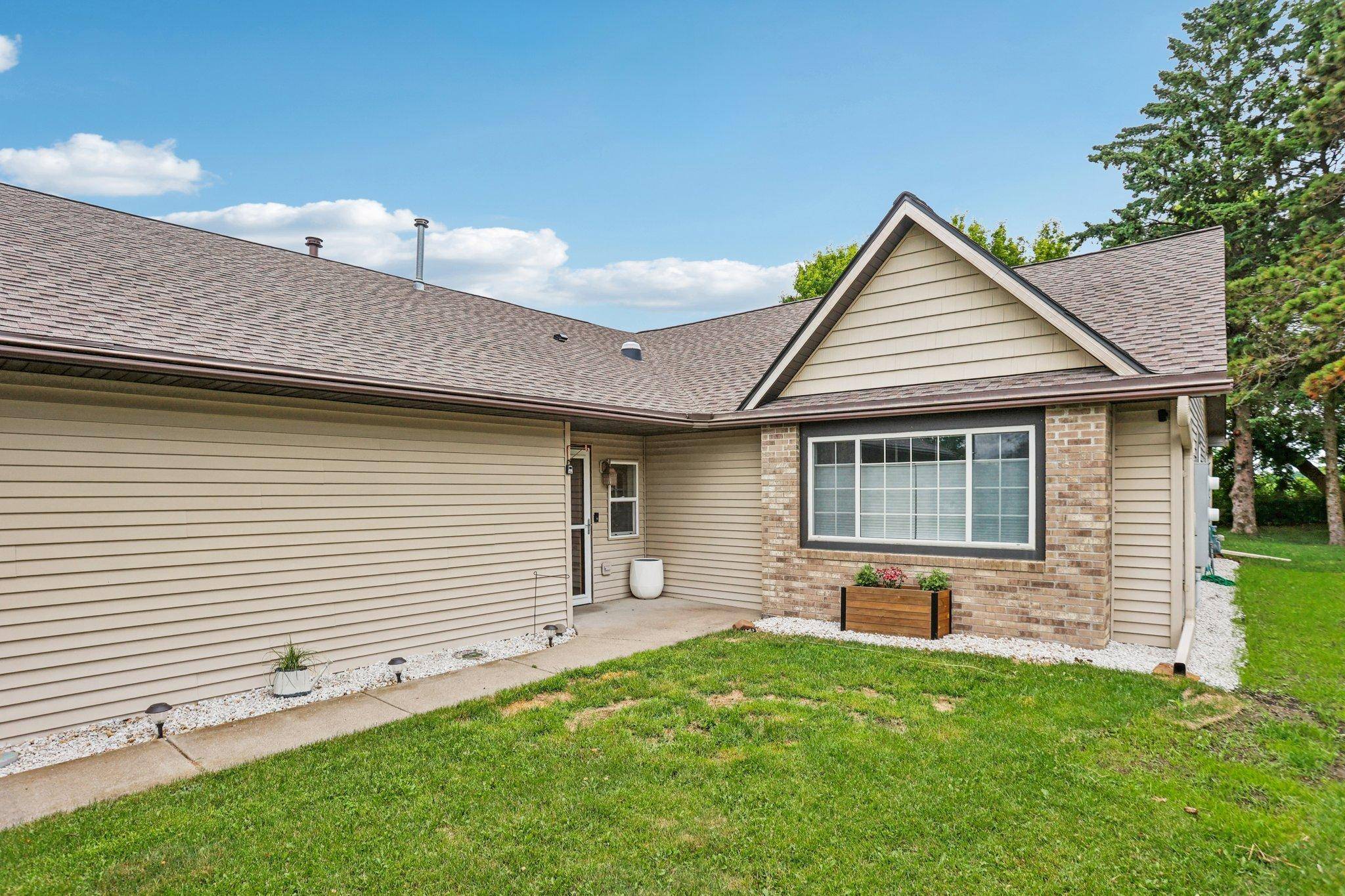 Hammond, WI 54015,504 Meadows DR