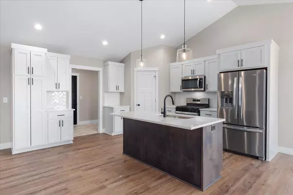 Star Prairie, WI 54017,885 183rd CT