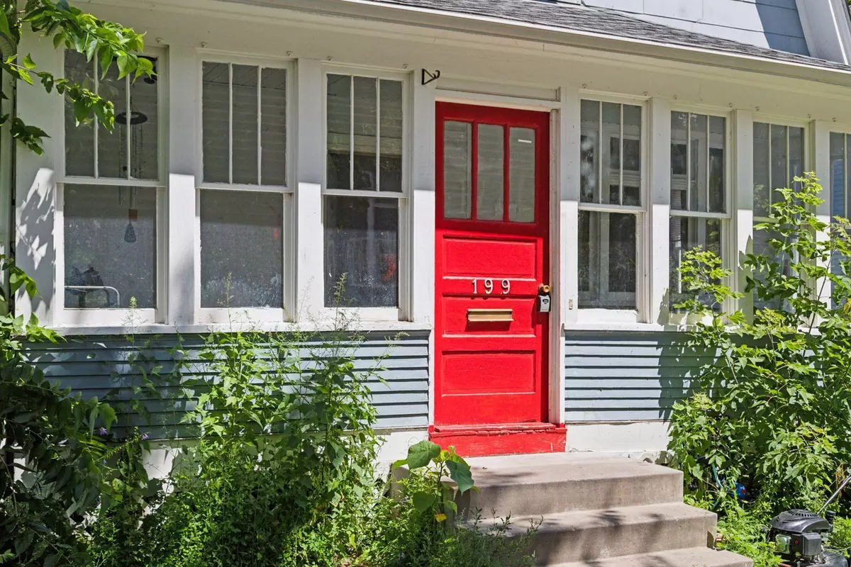 Saint Paul, MN 55107,199 Robie ST W