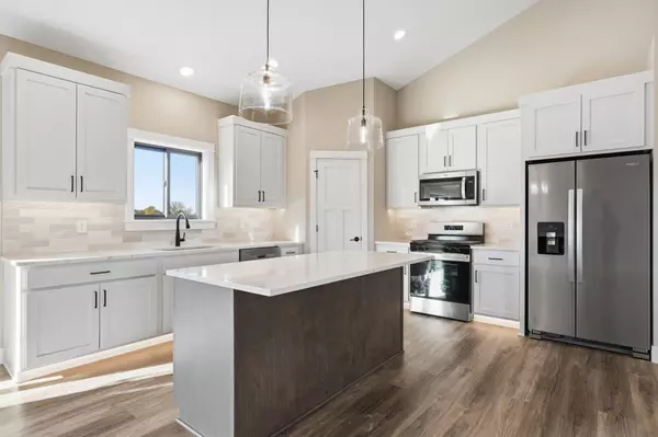 Star Prairie, WI 54017,893 183rd CT