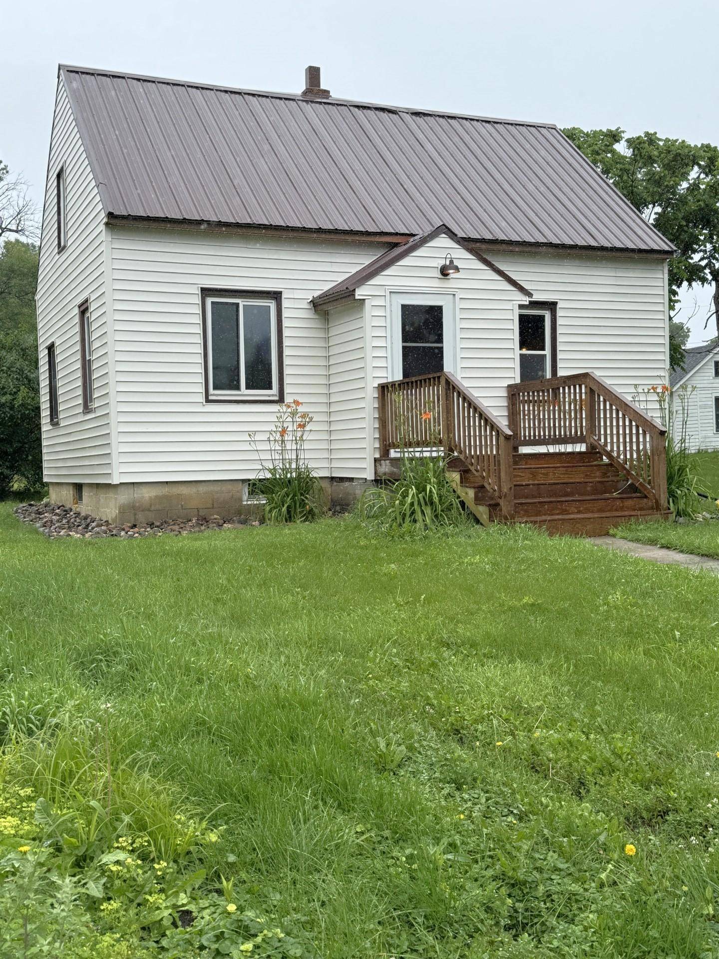 Hector, MN 55342,251 Colfax AVE NE