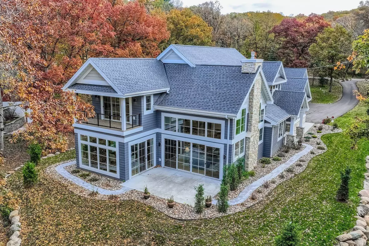 Hudson, WI 54016,294 Cove RD