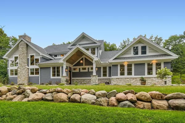 Hudson, WI 54016,294 Cove RD