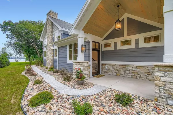 Hudson, WI 54016,294 Cove RD