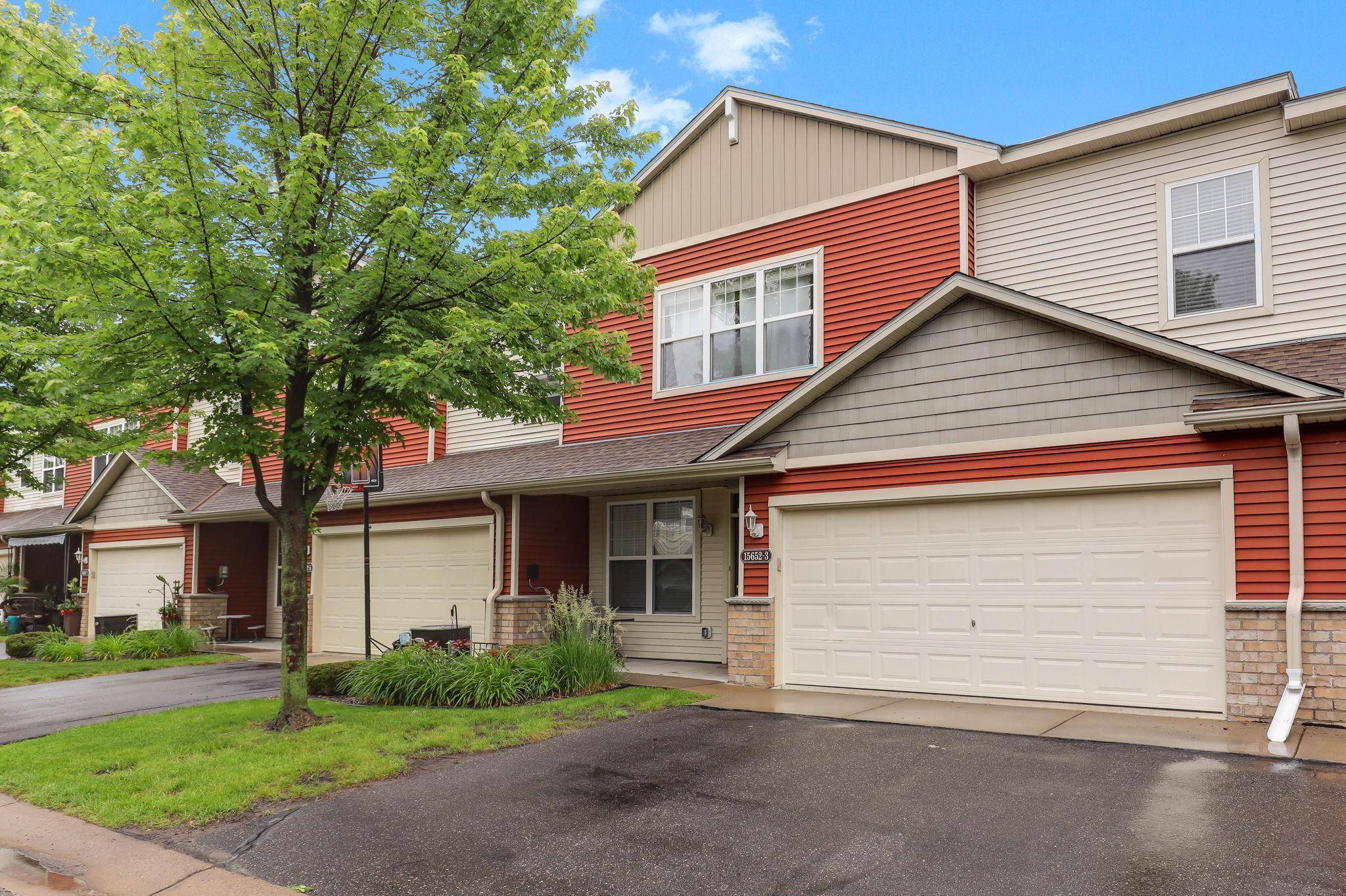 Hugo, MN 55038,15652 Emerald DR N #3
