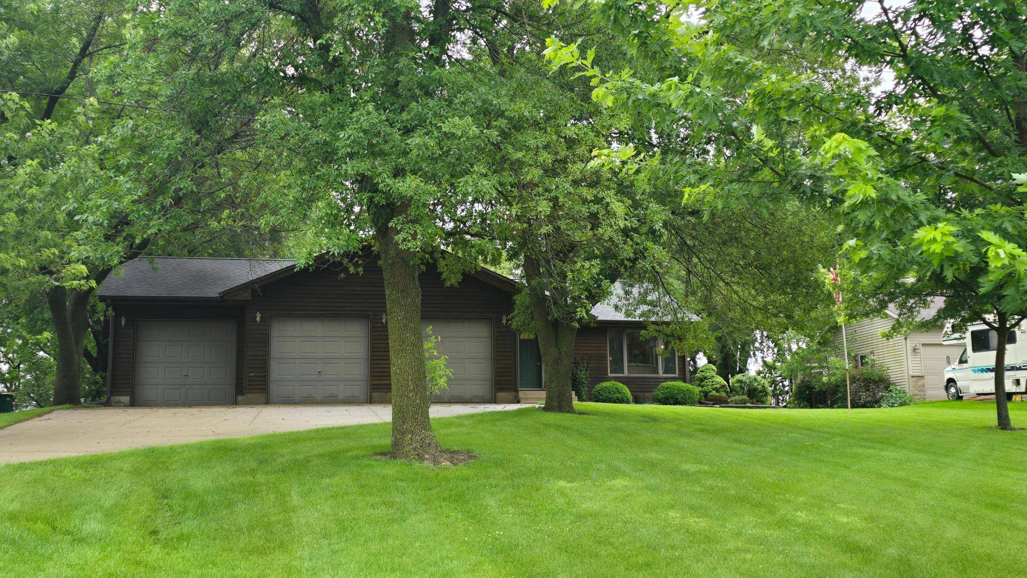 2145 Kenneth DR, Albert Lea, MN 56007