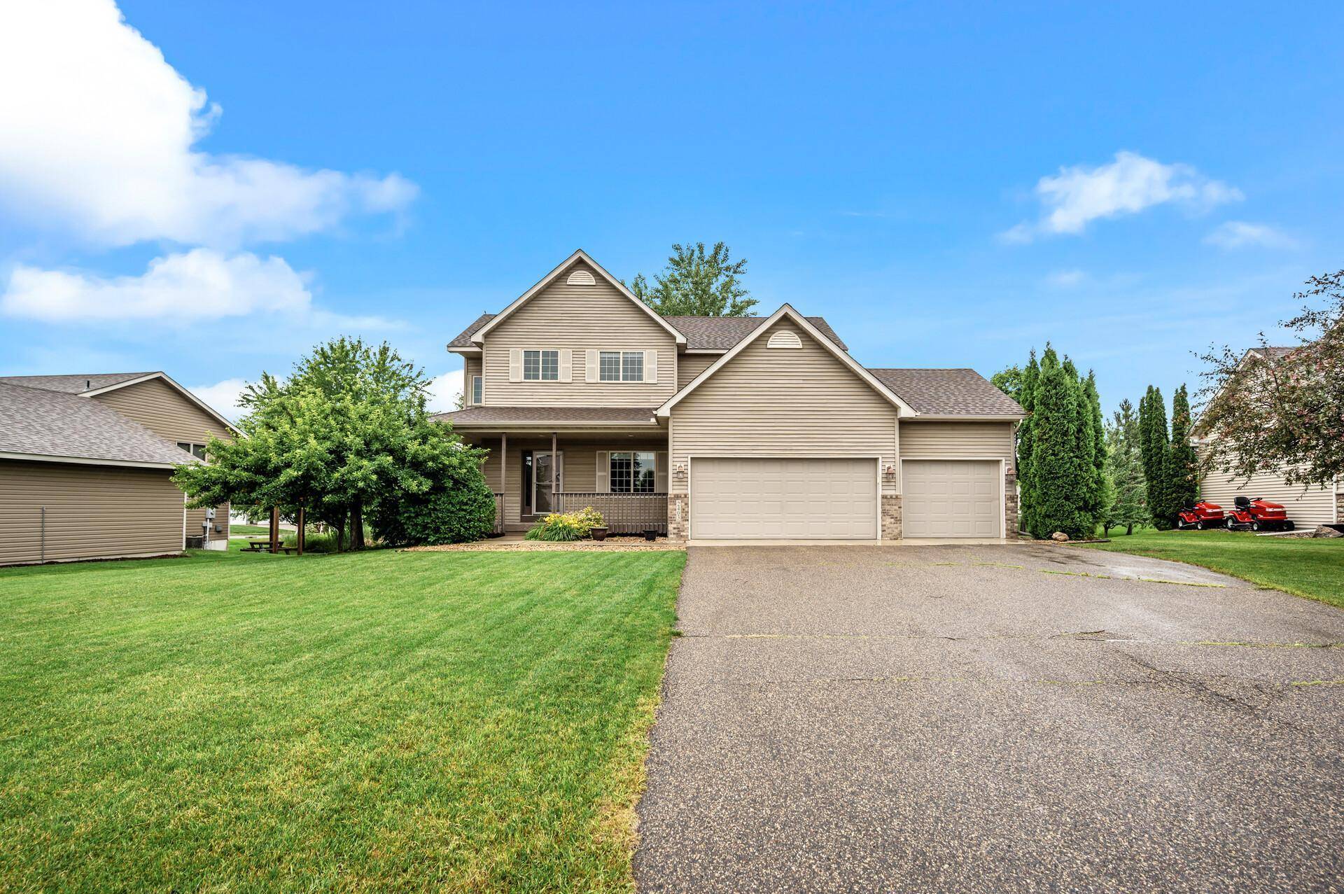 2403 Meadow DR, Buffalo, MN 55313