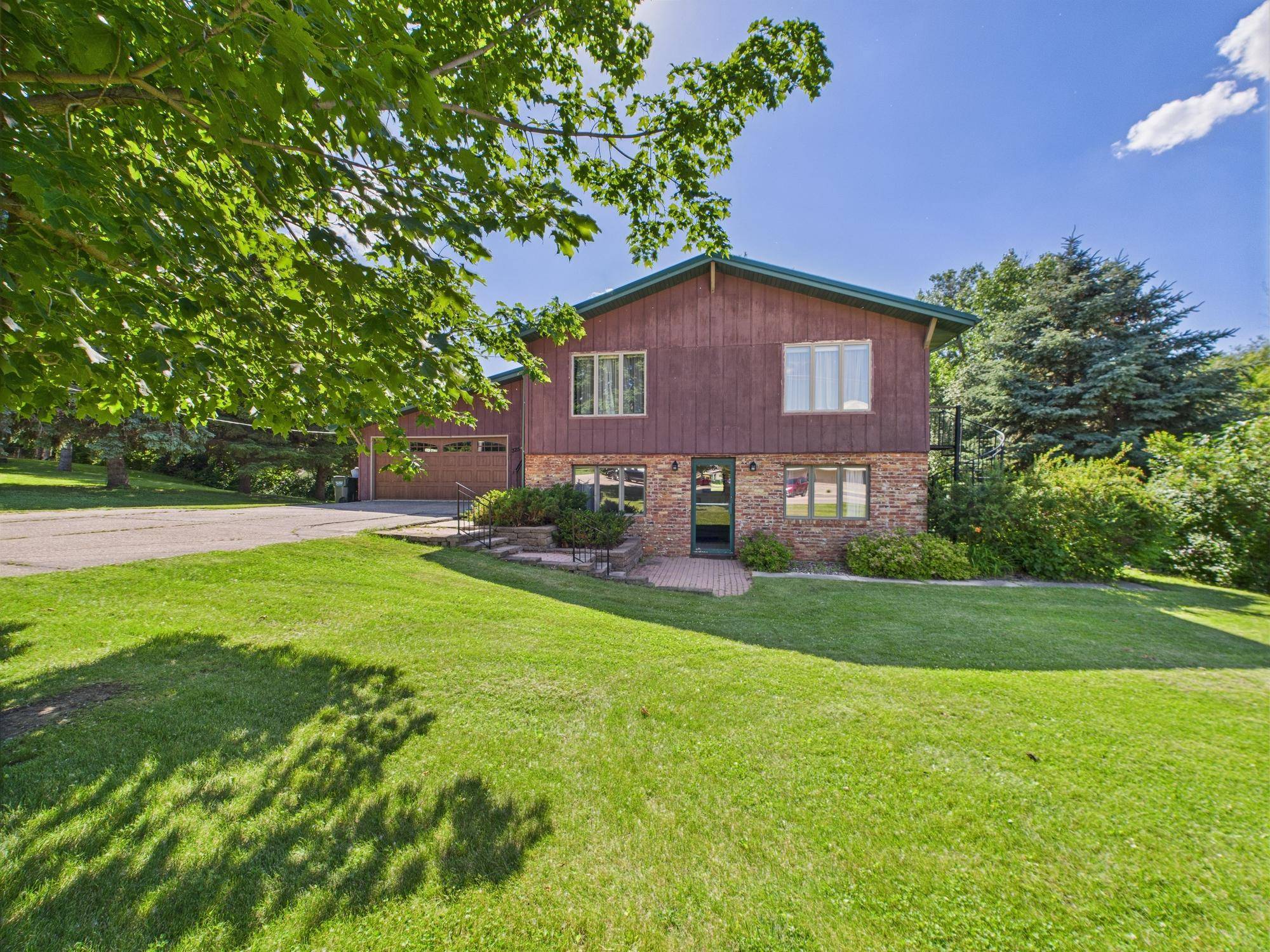 325 Franklin ST N, Glenwood, MN 56334