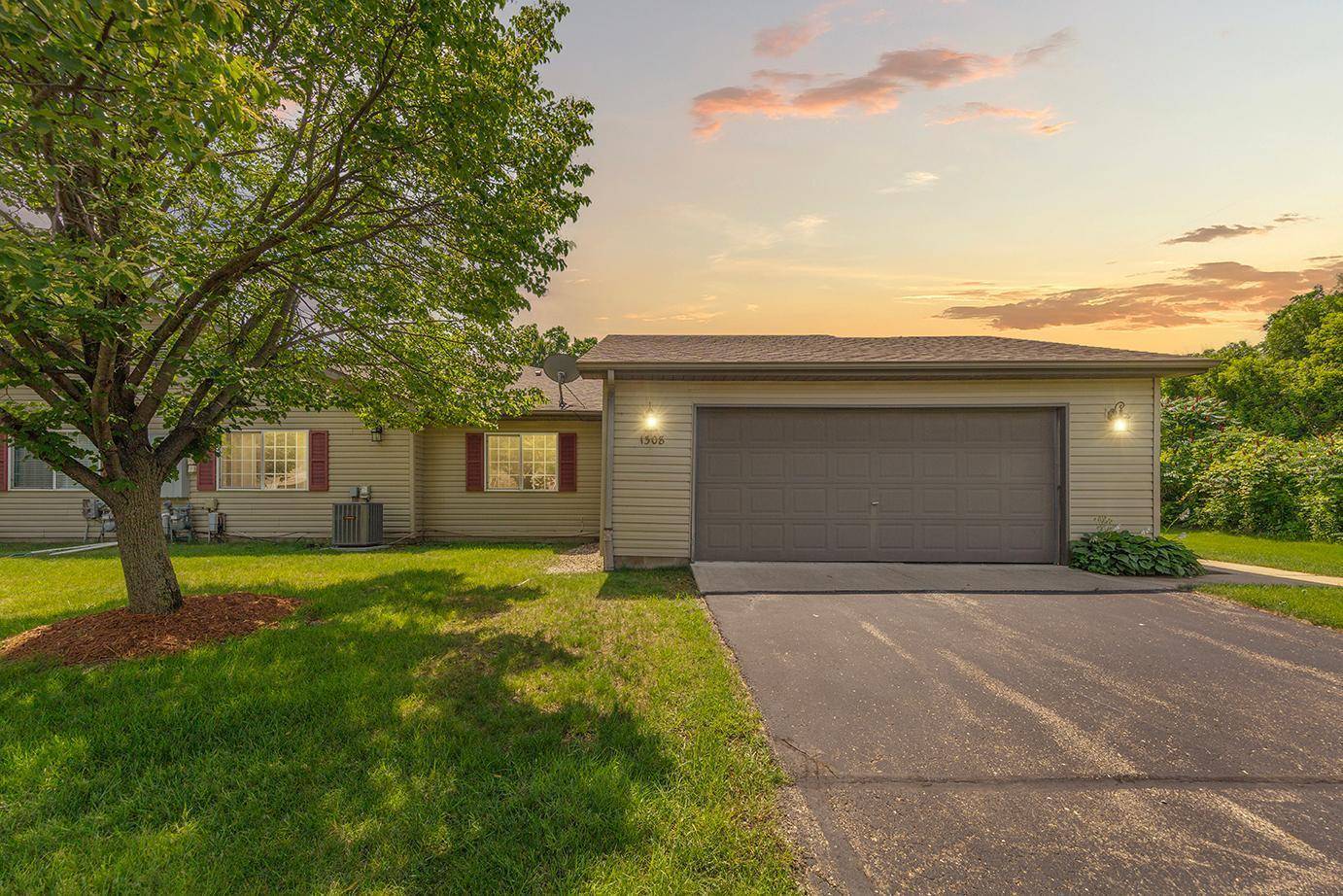 Faribault, MN 55021,1308 25th AVE NW #UN110